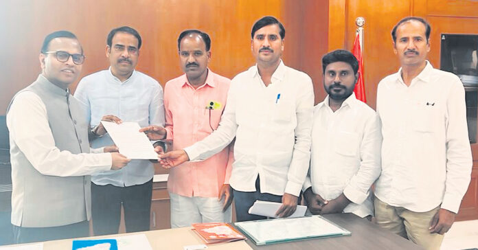 వారికి కూడా ఈహెచ్ఎస్ వర్తింపజేయాలి