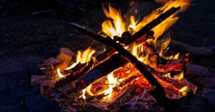 పసికందును పొయ్యిలో వేసి చంపిన తల్లి