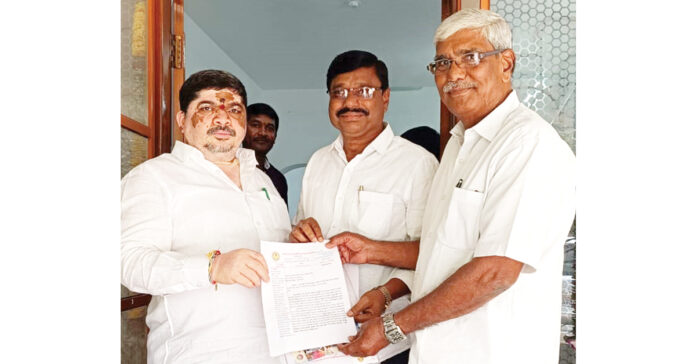 We will solve the problems of Geeta workers.