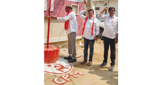 దేశ ప్రయోజనాలు మోడీ తాకట్టు