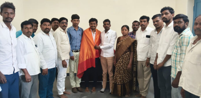 AEO Vishal Goud honored in Menur