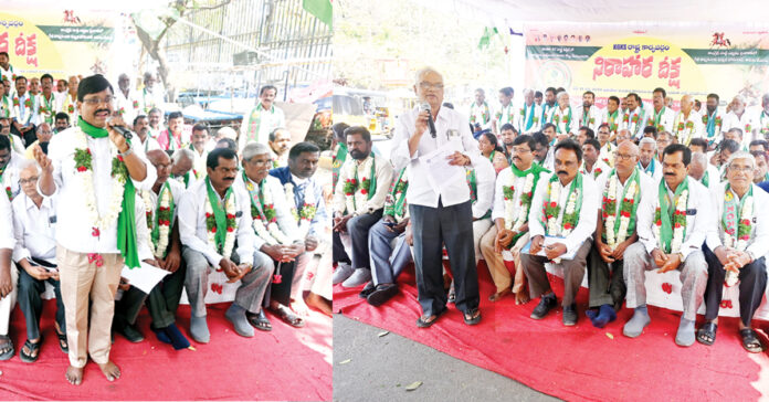 హక్కుల సాధనకు పోరాటాలే మార్గం