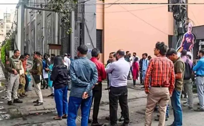 కోల్కతాలో భూకంపం..