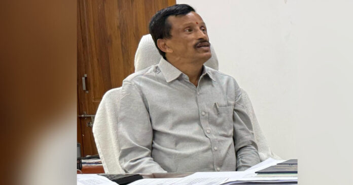 GHMC SE caught by ACB while taking bribe