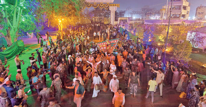 జనం నుంచి వనంలోకి