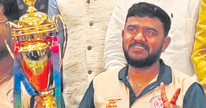 శ్రీనివాస్కు క్యారమ్ టైటిల్