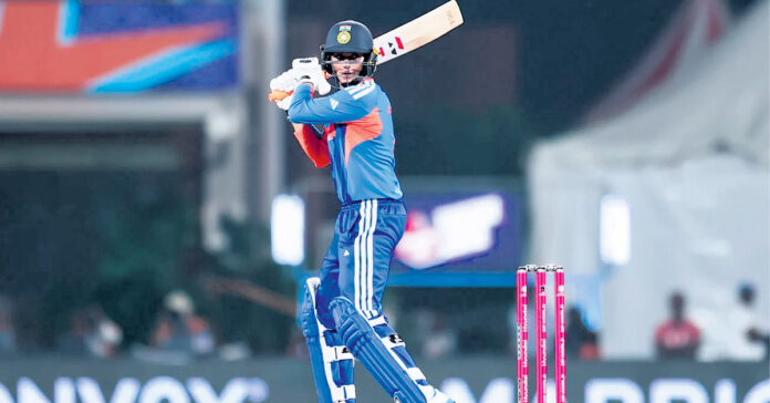 దంచికొట్టారు