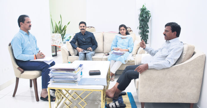 44 thousand accreditations for journalists