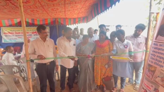 జాతీయ సేవా పథకంను ప్రారంభించిన సర్పంచ్ వెంకటమ్మ