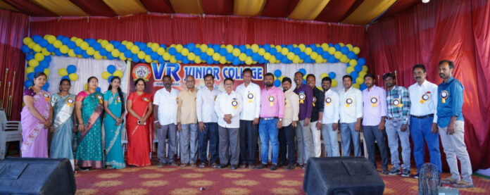 భావి భారత పౌరులుగా ఎదిగేందుకు లక్ష్యాలు ఏర్పరచుకోవాలి