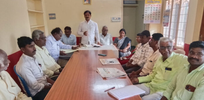 ఆరు గ్యారెంటీలను ఎందుకు అమలు చేయడం లేదు