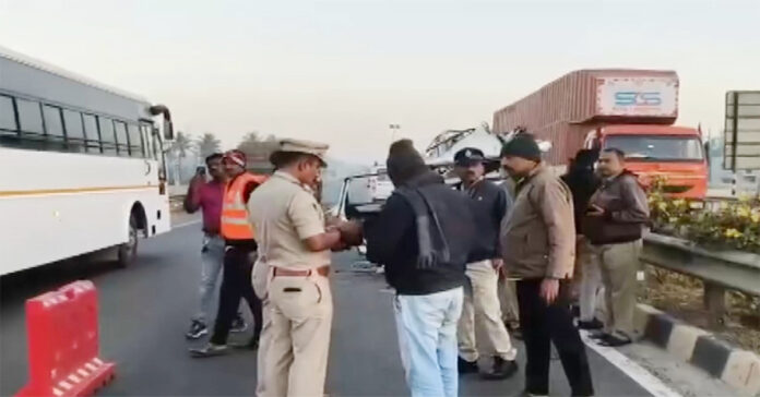 జాతీయ రహదారిపై ఘోర రోడ్డు ప్రమాదం..ఏడుగురు మృతి