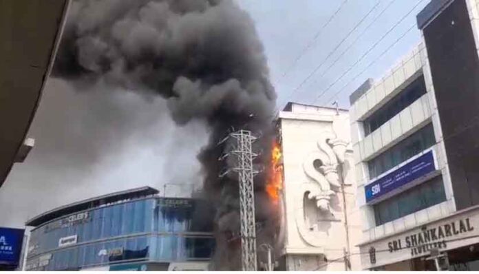 జూబ్లీహిల్స్లో భారీ అగ్నిప్రమాదం..