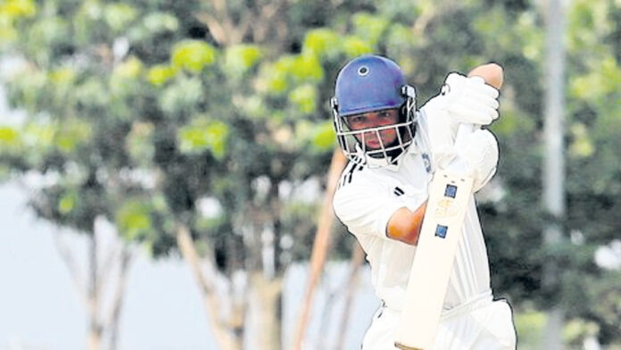 జ్ఞానేశ్వర్ డబుల్ సెంచరీ