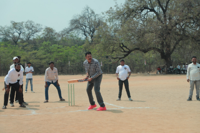 క్రీడలు స్నేహభావాన్ని పెంపొందిస్తాయి…