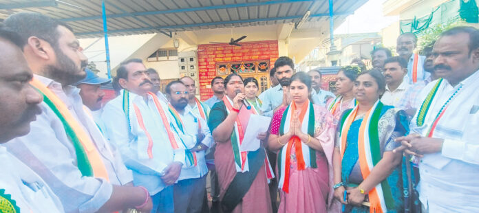 Mulugu will be developed only with Congress.