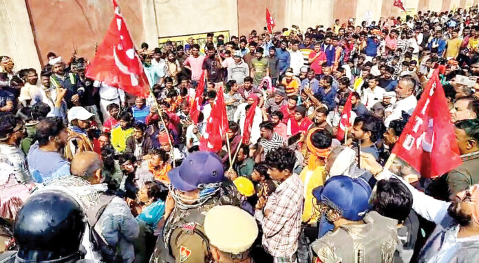 పానిపట్ రిఫైనరీలో కాంట్రాక్టు కార్మికుల వెతలు