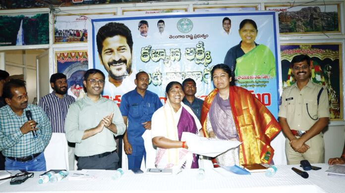 మహిళా సాధికారతకు’ప్రజా ప్రభుత్వం’ పెద్దపీట