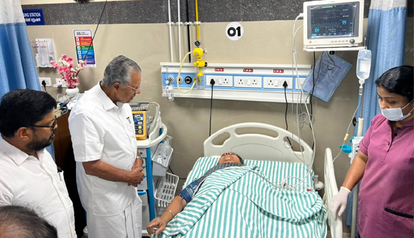 వీణాజార్జ్ ను పరామర్శించిన కేరళ సిఎం విజయన్