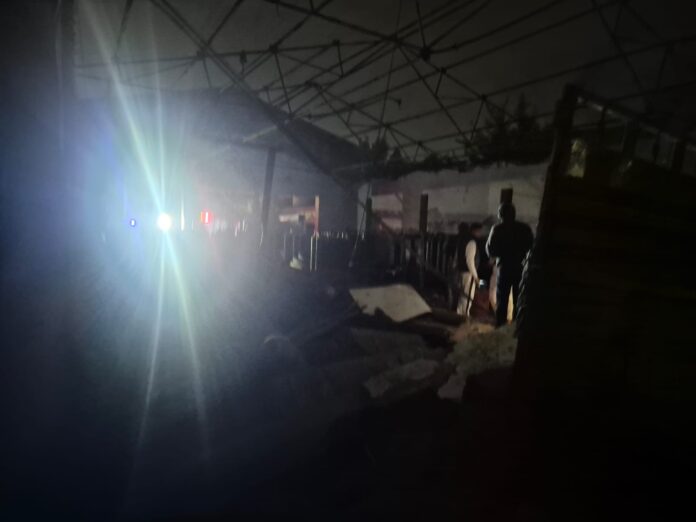 గ్యాస్ ఫ్యాక్టరీలో పేలిన సిలిండర్.. ఇద్దరు కార్మికులు మృతి