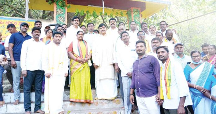 మల్లూరు ఆలయాన్ని అభివృద్ధి చేస్తాం