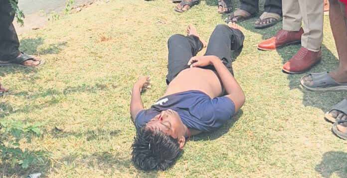 ఎస్ఎల్బీసీ కాలువలో పడి విద్యార్థి మృతి