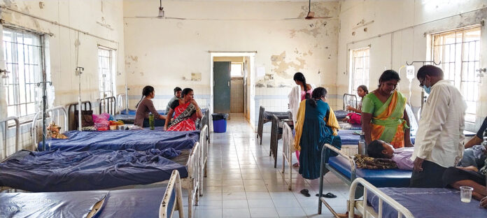 బాలికల ఆశ్రమ కళాశాలలో ఫుడ్ పాయిజన్