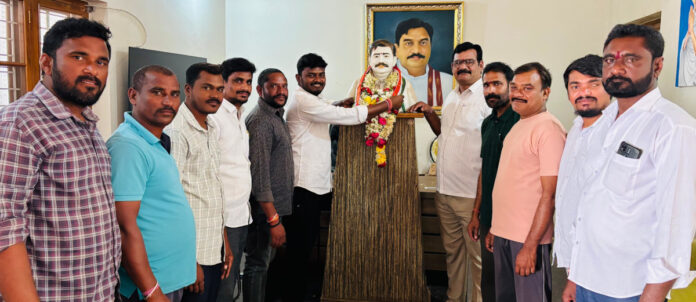 ధన్వాదలో ఘనంగా శ్రీపాదరావు జయంతి వేడుకలు