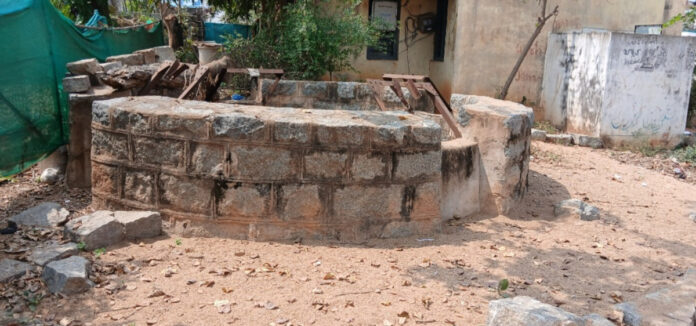 ప్రమాద భరితంగా ఉన్న పురాతన బావిని పూడ్చండి