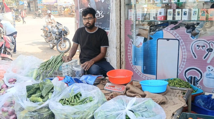 Studied M.Tech.. sells leafy vegetables