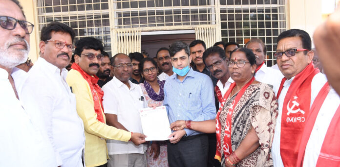 కలెక్టర్ కు సీపీఐ(ఎం) నాయకుల వినతి