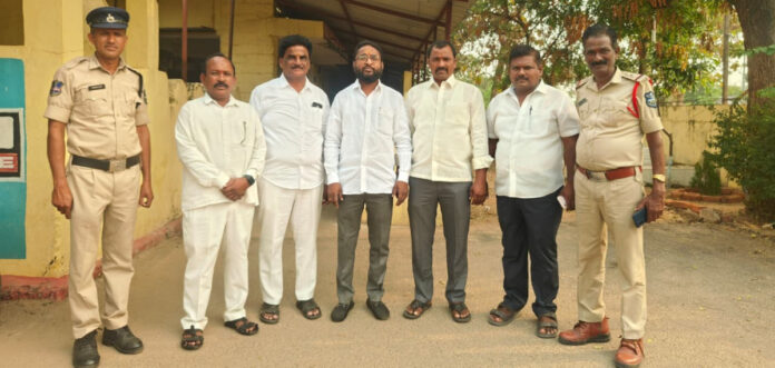 ఛలో అసెంబ్లీ పిలుపు మాజీ సర్పంచుల అరెస్టు