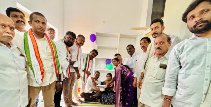 ఘనంగా ఇందిరమ్మ ఇల్లు గృహప్రవేశం