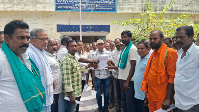 ఇసుక తీయొద్దని వెంకటాపూర్ గ్రామస్తుల వినతి