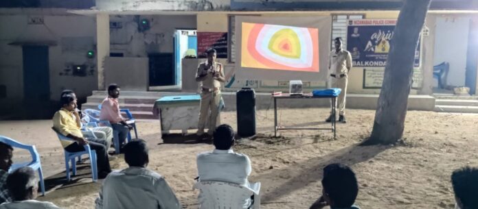 ప్రతి ఒక్కరూ రోడ్డు భద్రత నియమాలను పాటించాలి