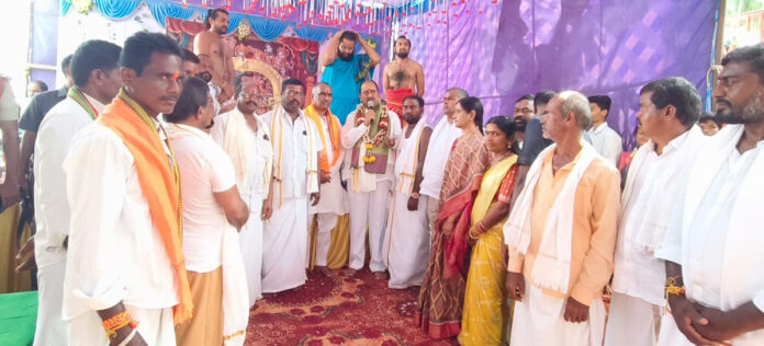 రాముడి ఆశీర్వాదంతో ప్రజలు సురక్షితంగా ఉండాలి: ఎమ్మెల్యే రేవూరి