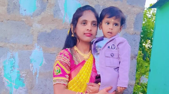 కేనాల్ లో బాలుడుతో దూకిన తల్లి.. దొరకని ఆచూకీ