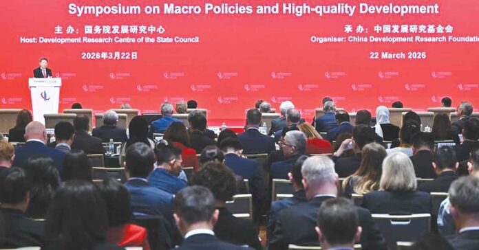 సర్వతోముఖాభివృద్ధితో చైనా ముందంజ