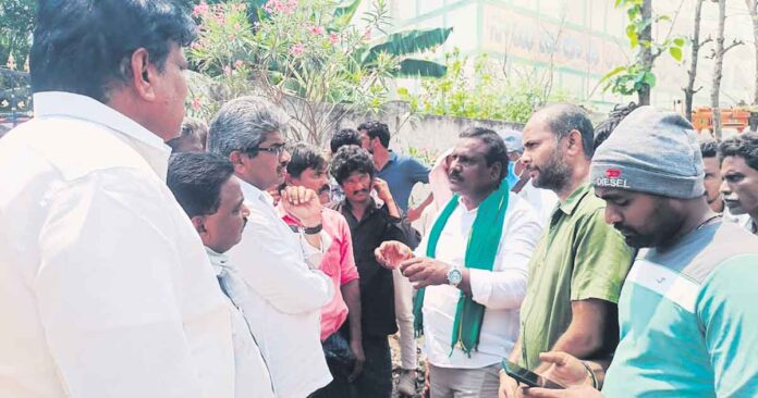 సాయి బాలాజీ కోల్డ్ స్టోరేజ్ రైతులకు న్యాయం జరగాలి