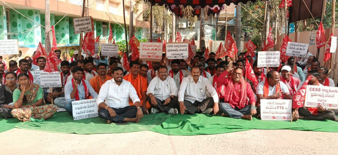 Boycott of duties to resolve issues