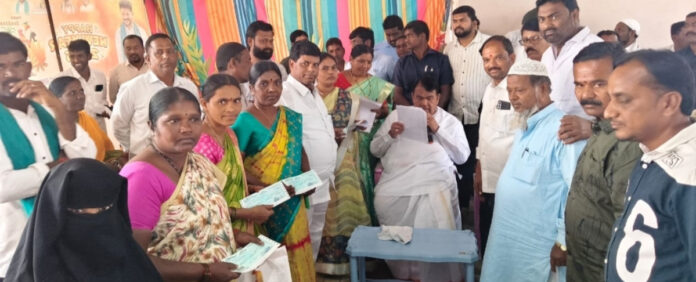 నా జీవం ఉన్నంత వరకు ప్రజలకు సేవ చేస్తా..