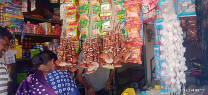 హోలీ పండుగ.. కుడుకల హారాలకు తగ్గని క్రేజ్