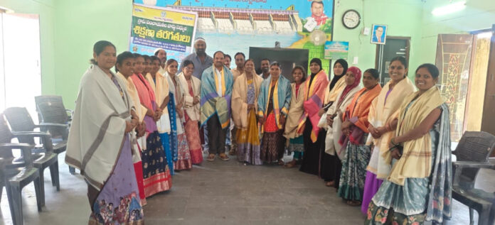 మహిళా శక్తి సమాజాన్నే మార్చగలదు