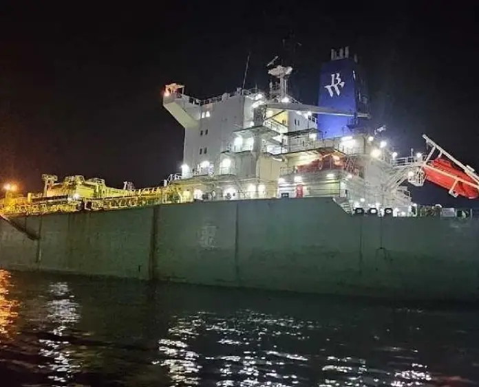 విశాఖ పోర్టుకు 24 వేల మెట్రిక్ టన్నుల LPG నౌక