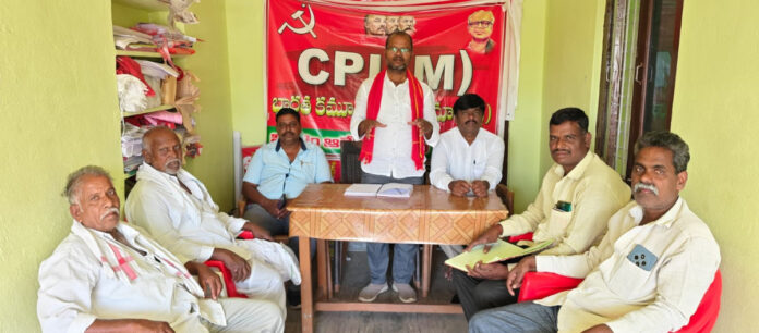 Farmers' insurance funds should be released immediately.