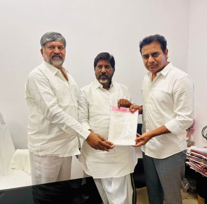 కార్మికులు ఆత్మహత్యల బాట పట్టకుండా ఆర్థిక వెసులుబాటు కల్పించాలి