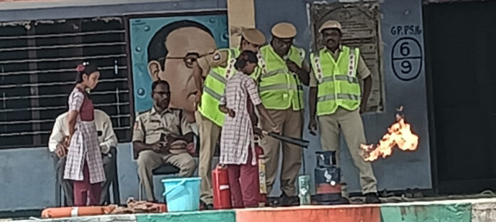 అగ్ని ప్రమాదాలపై విద్యార్థులకు అవగాహన