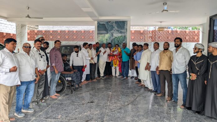 డాక్టర్ ముజీబ్ కి రంజాన్ శుభాకాంక్షలు