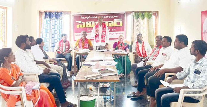 కేంద్ర బడ్జెట్తో సంపన్నులకే అచ్ఛేదిన్