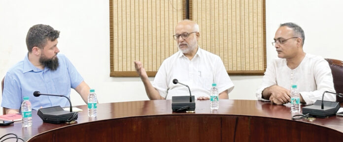 German Die Linke Party delegation visits AKG Bhavan